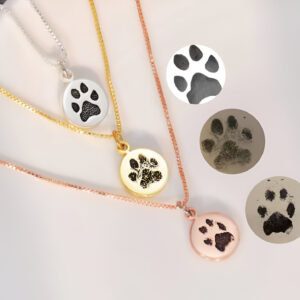 collar con huella de pata de mascota